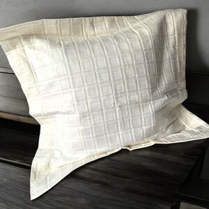 Frette Euro Sham IVORY 26x26